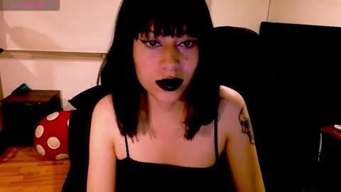 Snapshot of tryp666 chatting on 11/04/25, 02:10 Cait online show from 11/04/25, 02:10