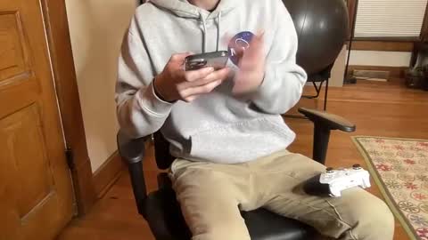 Snapshot of trystoph chatting on 12/15/24, 09:35 Treistoph online show from 12/15/24, 09:35