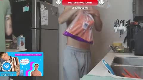 Snapshot of trystoph chatting on 10/14/25, 12:17 Treistoph online show from 10/14/25, 12:17