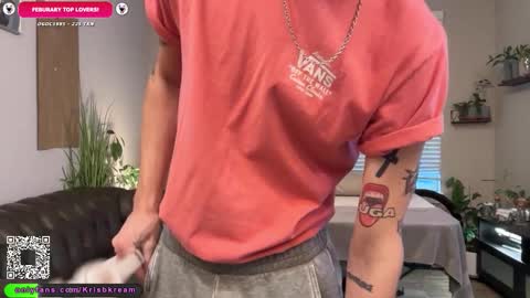 Snapshot of trystoph chatting on 02/07/26, 01:48 Treistoph online show from 02/07/26, 01:48