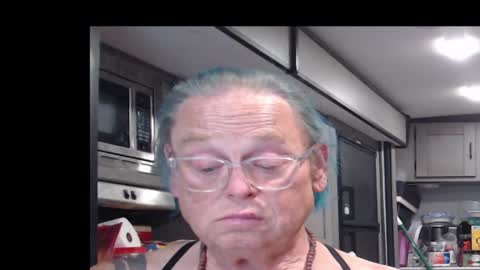 Snapshot of ts_evangeline chatting on 11/12/25, 08:26 Evangeline online show from 11/12/25, 08:26