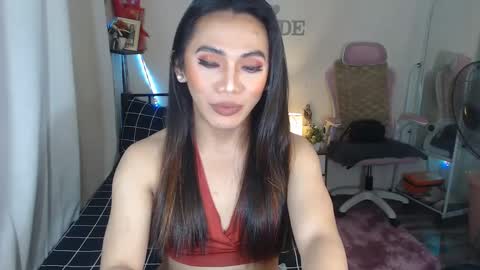 Snapshot of ts_jadexxx chatting on 12/19/24, 10:10 Jade online show from 12/19/24, 10:10