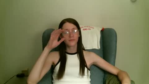 Snapshot of ts_librarian chatting on 09/22/25, 03:19 Elisabeth online show from 09/22/25, 03:19
