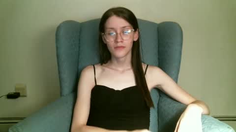 Snapshot of ts_librarian chatting on 10/04/25, 05:16 Elisabeth online show from 10/04/25, 05:16