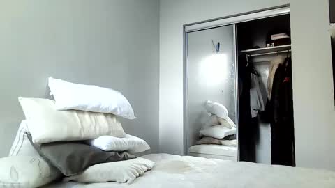 Amber White online show from 12/13/24, 08:26