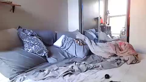 Amber White online show from 10/12/25, 08:19