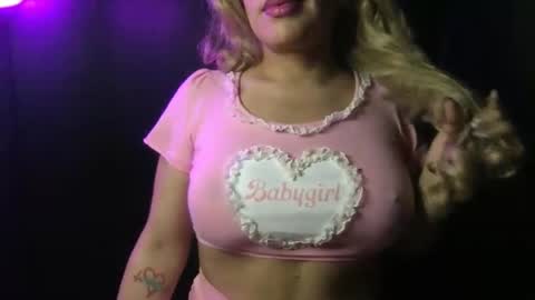 Snapshot of tsblondienyc chatting on 03/29/26, 06:52 Jessie online show from 03/29/26, 06:52