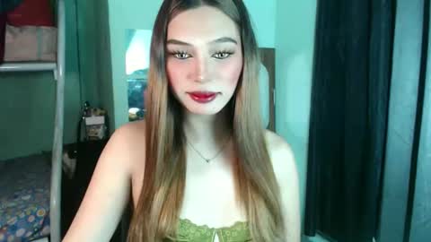 Snapshot of tscinderella chatting on 05/11/26, 04:26 tscinderella online show from 05/11/26, 04:26