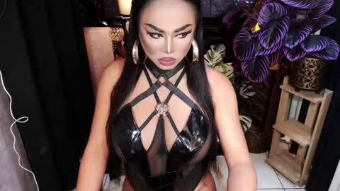 Snapshot of tsdarkdevon chatting on 12/05/25, 04:54 tsdarkdevon online show from 12/05/25, 04:54