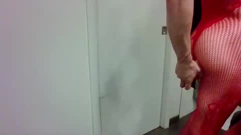 Snapshot of tsellie_fox chatting on 04/23/26, 01:18 tsellie_fox online show from 04/23/26, 01:18