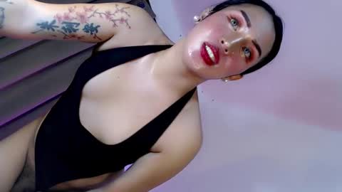 Snapshot of tsgirl_julian69 chatting on 03/08/25, 10:24 Julian online show from 03/08/25, 10:24