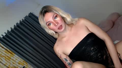 Snapshot of tsgirl_julian69 chatting on 05/15/26, 08:16 Julian online show from 05/15/26, 08:16
