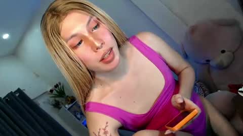 Snapshot of tsgirl_julian69 chatting on 07/28/26, 12:48 Julian online show from 07/28/26, 12:48