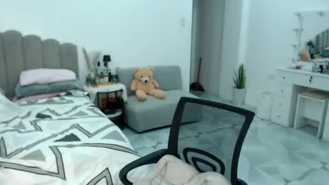  Love Marie  online show from 02/16/26, 06:59