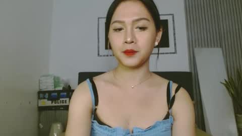 Snapshot of tsnathaliasilvana chatting on 01/15/25, 04:00 Bella Ratbu online show from 01/15/25, 04:00