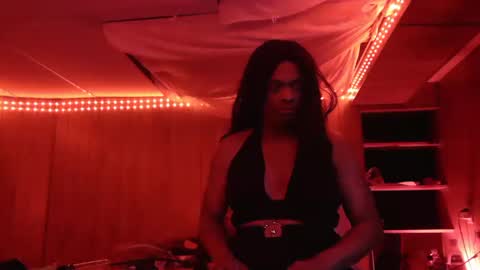 Snapshot of tsnitra chatting on 12/21/24, 11:45 TsNitra online show from 12/21/24, 11:45