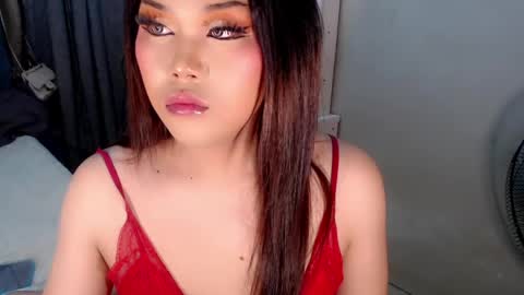 Snapshot of tsscarlett_xx chatting on 04/25/26, 01:41 jayvie online show from 04/25/26, 01:41