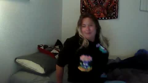 Snapshot of tstandi11 chatting on 02/25/26, 02:32 Mr Gray Sweatpants online show from 02/25/26, 02:32