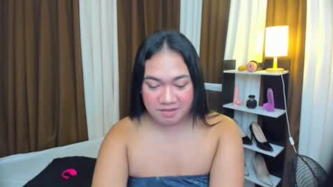 Karen Oquio online show from 10/09/25, 05:27