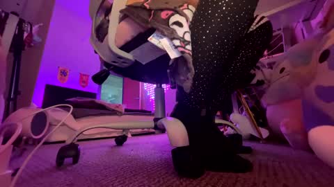 Snapshot of tsunderenextdoor chatting on 01/23/25, 07:51 MOCHI NEXT DOOR online show from 01/23/25, 07:51