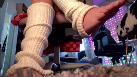 Snapshot of tsunderenextdoor chatting on 09/10/25, 06:52 MOCHI NEXT DOOR online show from 09/10/25, 06:52