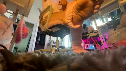 Snapshot of tsunderenextdoor chatting on 02/05/26, 05:28 MOCHI NEXT DOOR online show from 02/05/26, 05:28