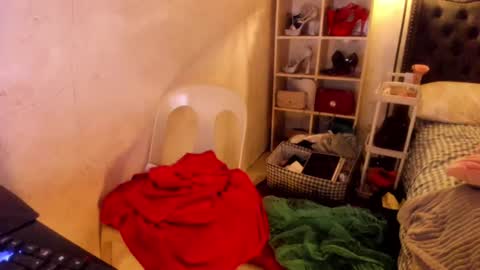 Snapshot of tsvanilla chatting on 02/09/25, 04:46 Frankie online show from 02/09/25, 04:46