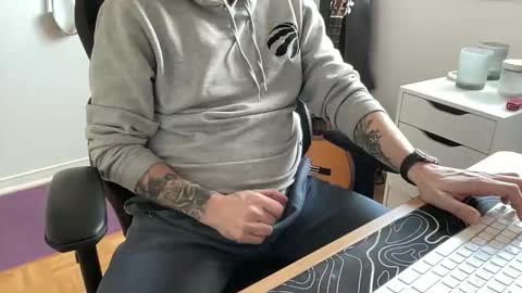 Snapshot of tt_boy2000 chatting on 03/18/26, 01:47 TT Boy2000 online show from 03/18/26, 01:47