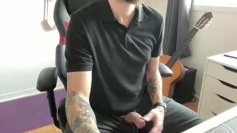 Snapshot of tt_boy2000 chatting on 03/25/26, 01:28 TT Boy2000 online show from 03/25/26, 01:28