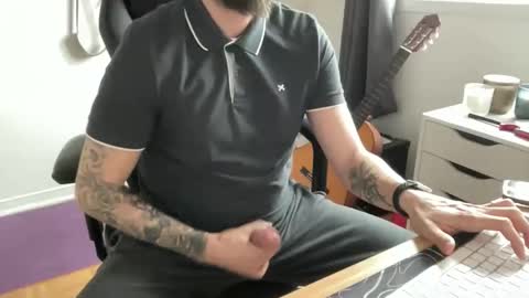 Snapshot of tt_boy2000 chatting on 03/26/26, 03:28 TT Boy2000 online show from 03/26/26, 03:28