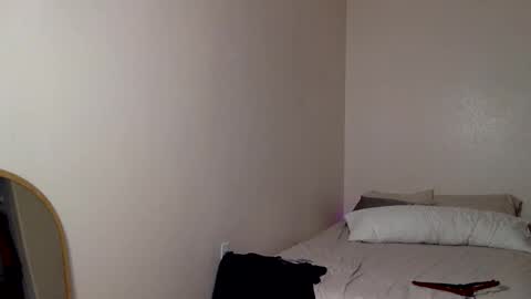 Snapshot of ttannery chatting on 11/28/25, 04:48 alexxxander online show from 11/28/25, 04:48