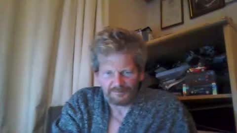 Snapshot of ttb2769 chatting on 11/22/25, 06:45 ttb2769 online show from 11/22/25, 06:45