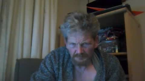 Snapshot of ttb2769 chatting on 12/19/25, 06:20 ttb2769 online show from 12/19/25, 06:20