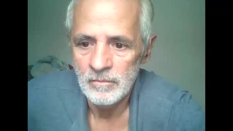 Snapshot of tuamigo8a chatting on 09/28/25, 12:32 Siveomeves online show from 09/28/25, 12:32