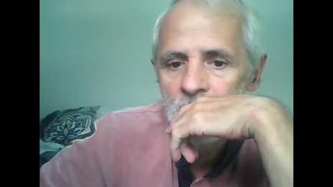 Snapshot of tuamigo8a chatting on 09/29/25, 05:29 Siveomeves online show from 09/29/25, 05:29