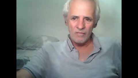 Snapshot of tuamigo8a chatting on 10/24/25, 06:15 Siveomeves online show from 10/24/25, 06:15