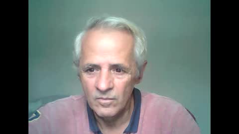 Snapshot of tuamigo8a chatting on 10/25/25, 04:13 Siveomeves online show from 10/25/25, 04:13