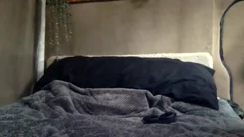 Tuhands online show from 01/28/25, 12:11