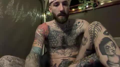 Tuhands online show from 03/01/25, 07:41