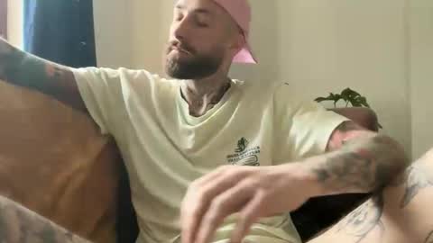 Snapshot of tuhands chatting on 04/09/26, 08:53 Tuhands online show from 04/09/26, 08:53