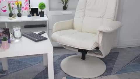 Anna online show from 11/03/25, 06:14