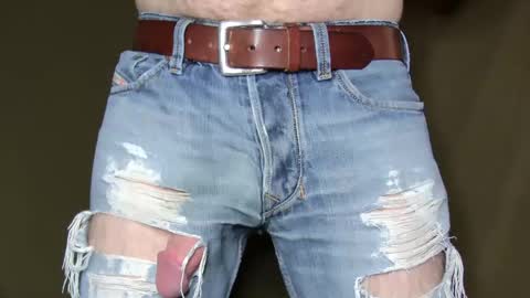 Snapshot of turquoise_metallic chatting on 09/30/25, 03:17 Phil Box online show from 09/30/25, 03:17