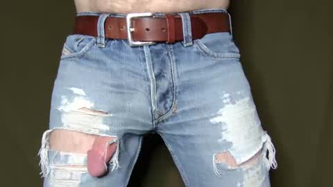 Snapshot of turquoise_metallic chatting on 10/06/25, 12:41 Phil Box online show from 10/06/25, 12:41