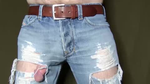 Snapshot of turquoise_metallic chatting on 10/19/25, 11:38 Phil Box online show from 10/19/25, 11:38