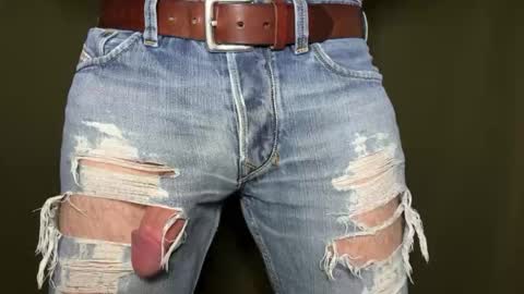 Snapshot of turquoise_metallic chatting on 04/05/26, 03:36 Phil Box online show from 04/05/26, 03:36