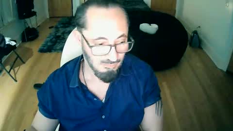Snapshot of tuscan_taurus chatting on 03/17/26, 05:55 tuscan_taurus online show from 03/17/26, 05:55