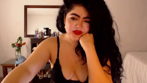 Snapshot of tuti_sex chatting on 04/19/26, 04:01 tuti online show from 04/19/26, 04:01
