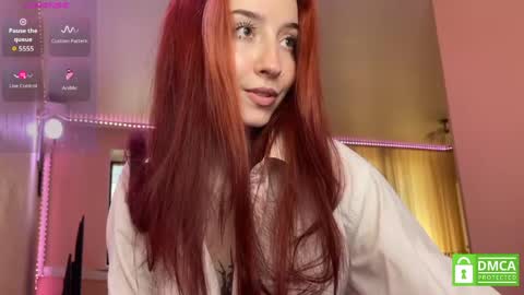 Snapshot of tutti_cutieee chatting on 05/18/26, 09:59 Nika online show from 05/18/26, 09:59