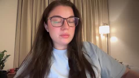 Snapshot of tutti_frutti_ chatting on 07/24/26, 08:29 Ariana online show from 07/24/26, 08:29