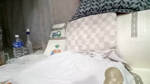 Snapshot of tuylip_sex chatting on 11/16/25, 06:46 tuylip_sex online show from 11/16/25, 06:46